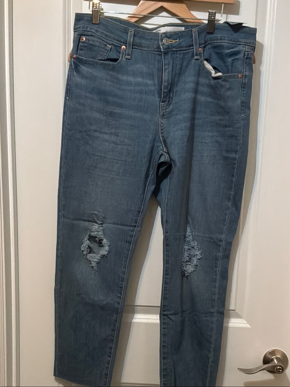 Signature by Levi Strauss Blue Distressed Skinny Jeans size 12